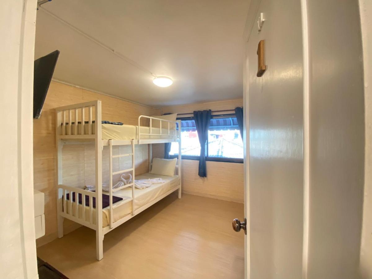 Steve Lady Hostel Bangkok Bagian luar foto