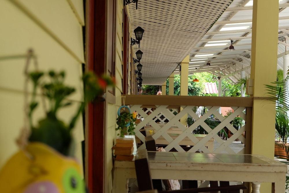 Steve Lady Hostel Bangkok Bagian luar foto