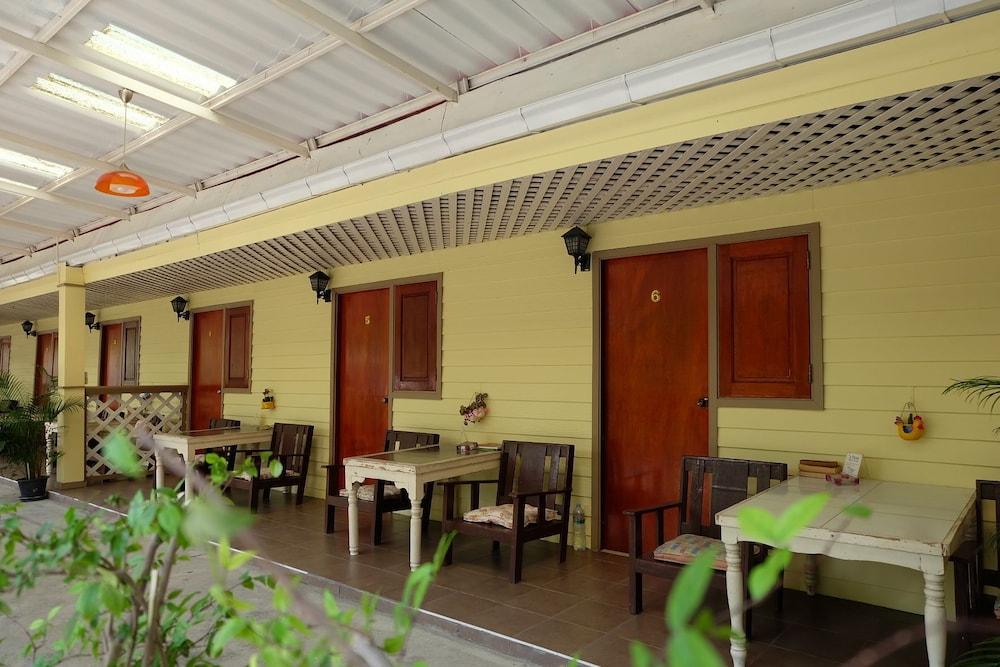 Steve Lady Hostel Bangkok Bagian luar foto