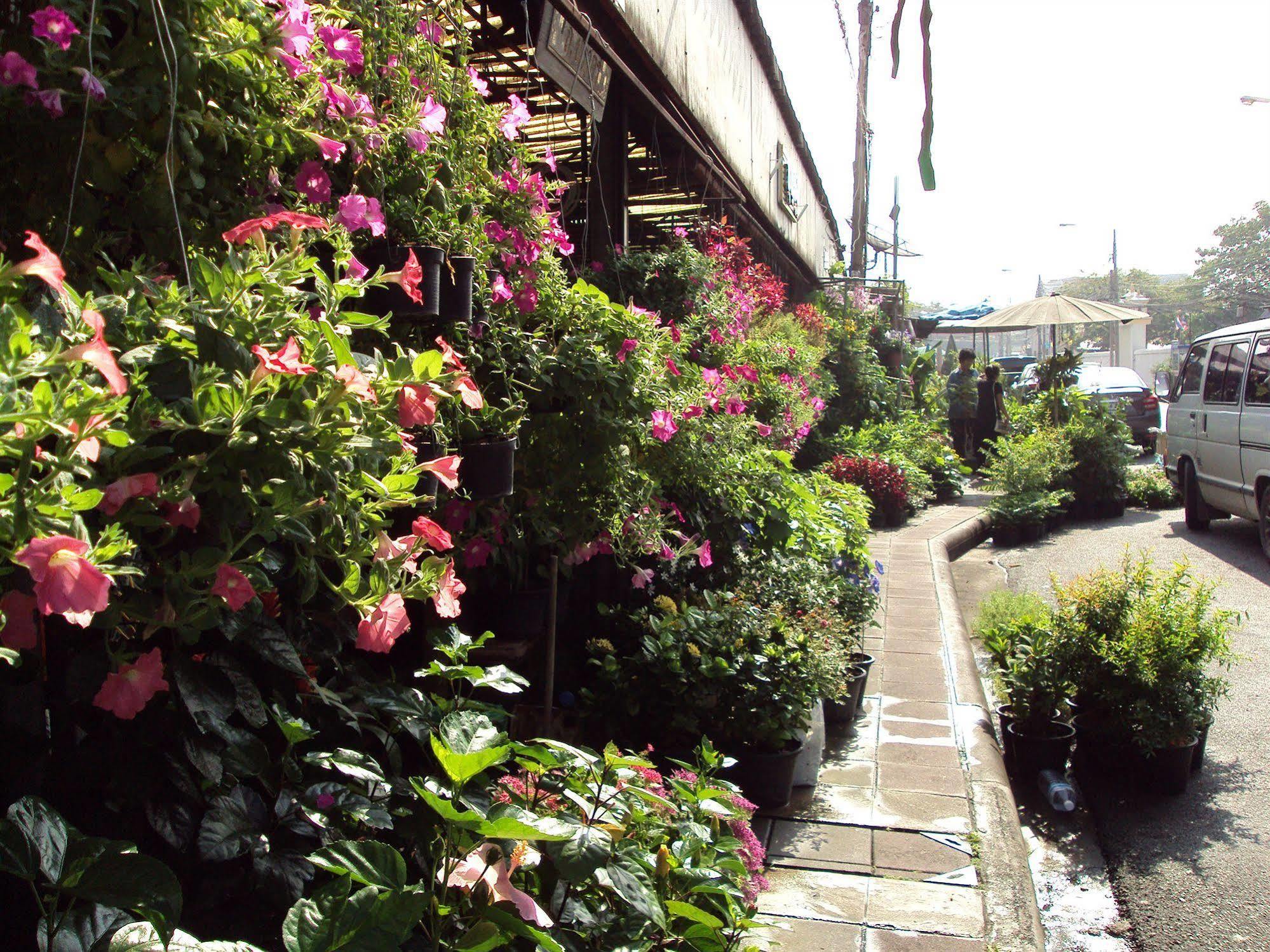 Steve Lady Hostel Bangkok Bagian luar foto